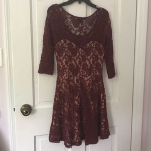Maroon 3/4 sleeve dress